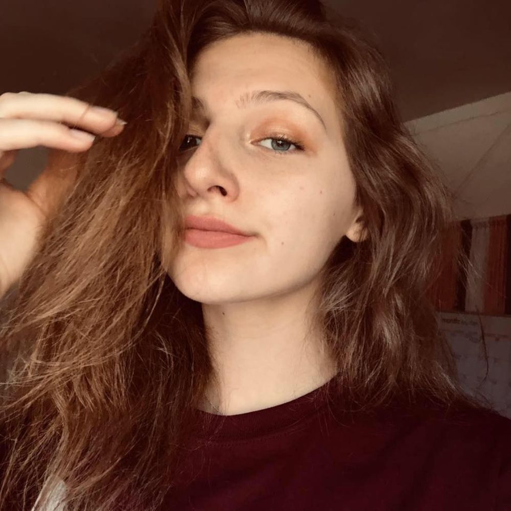 Meet your Posher, Claudia